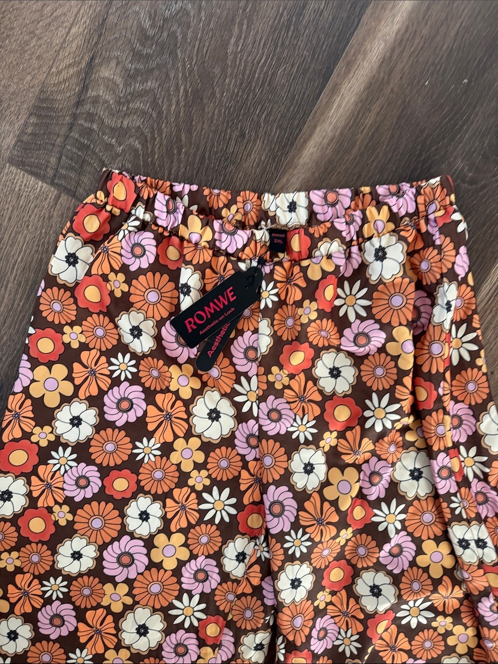 Nwt Floral Wide-Leg Pants in Orange, Pink, cream and brown - Picture 3 of 4